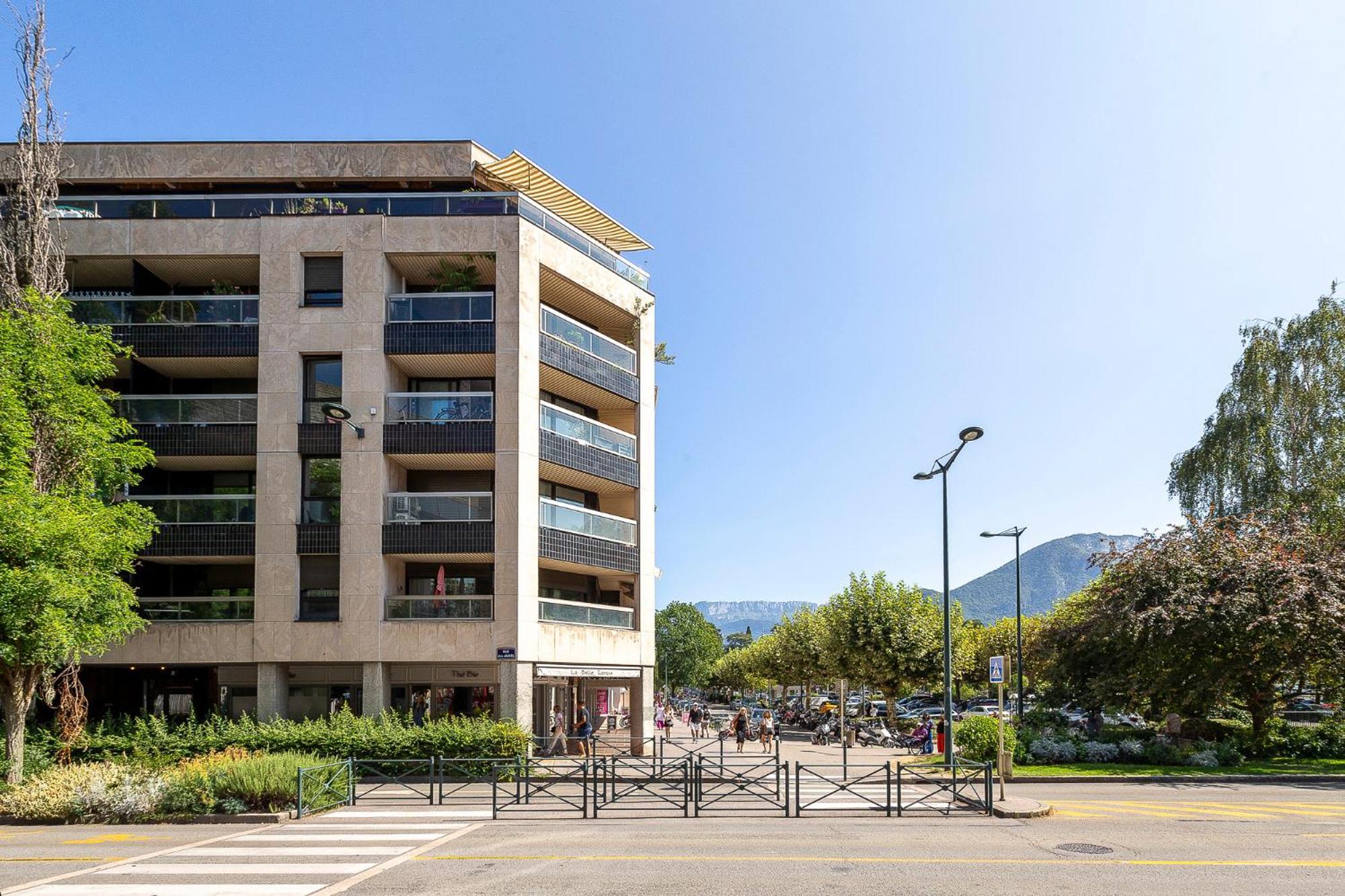 Apartment Moderne Au Coeur D'annecy - A Deux Pas Du Et De La Vieille *